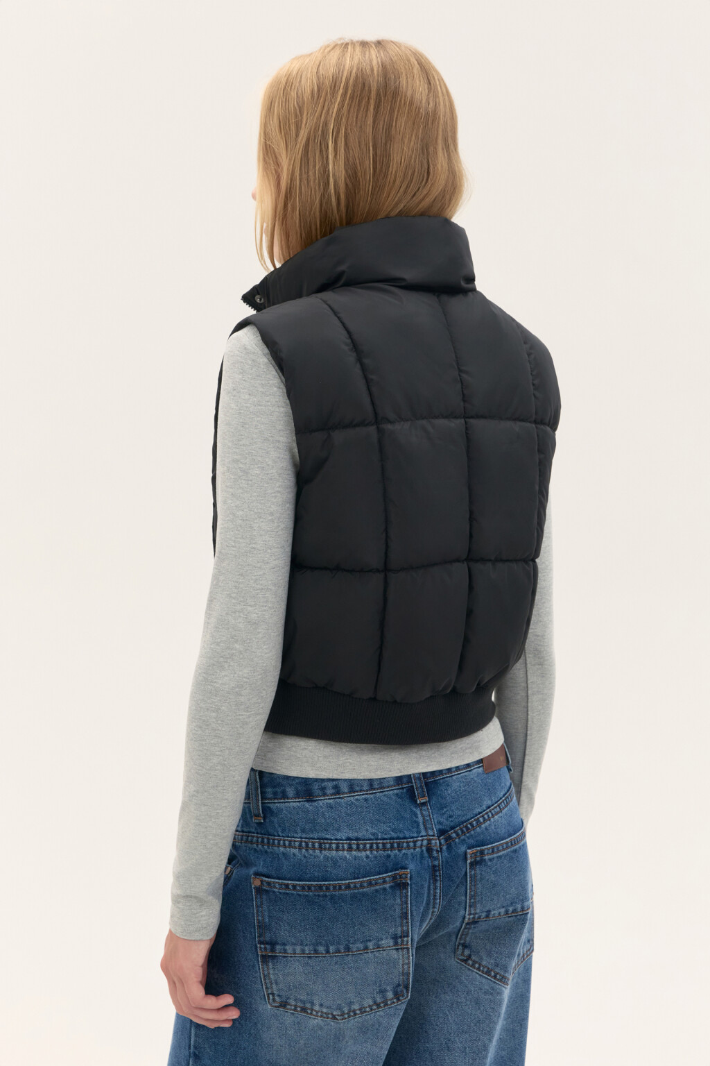 Жилет стеганый на утеплителе - цвет черный - 4