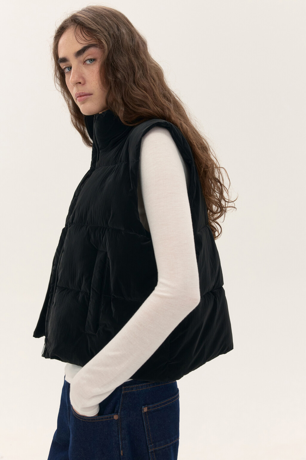 Жилет стеганый на утеплителе - цвет черный - 1