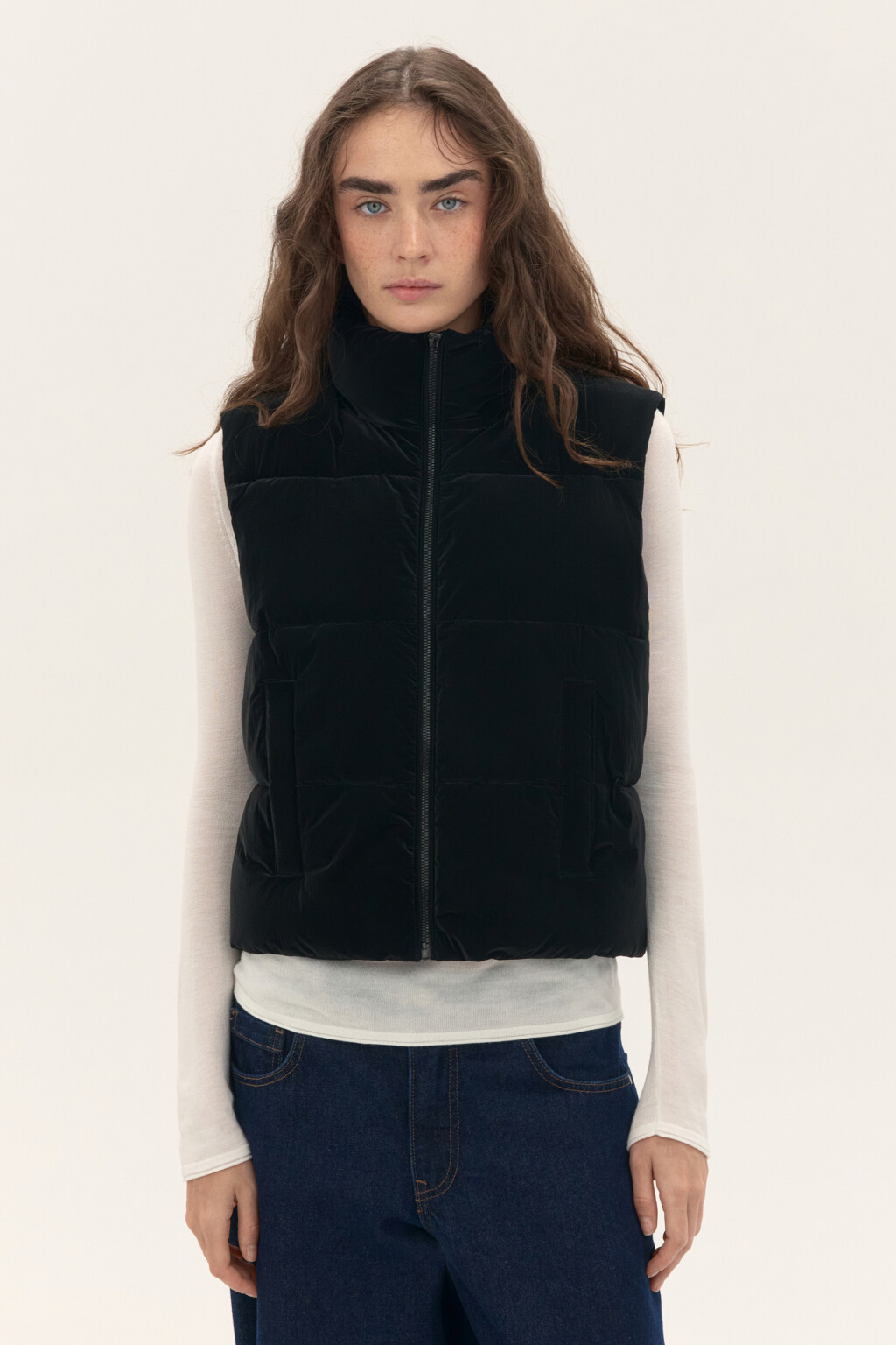 Жилет стеганый на утеплителе - цвет черный - 2