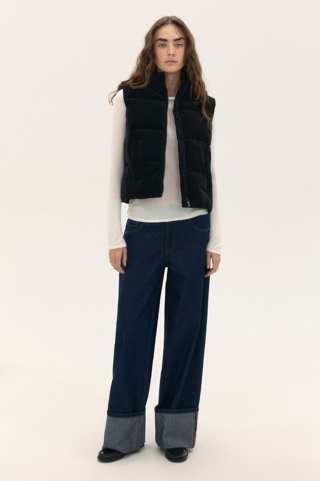 Жилет стеганый на утеплителе - цвет черный - 4
