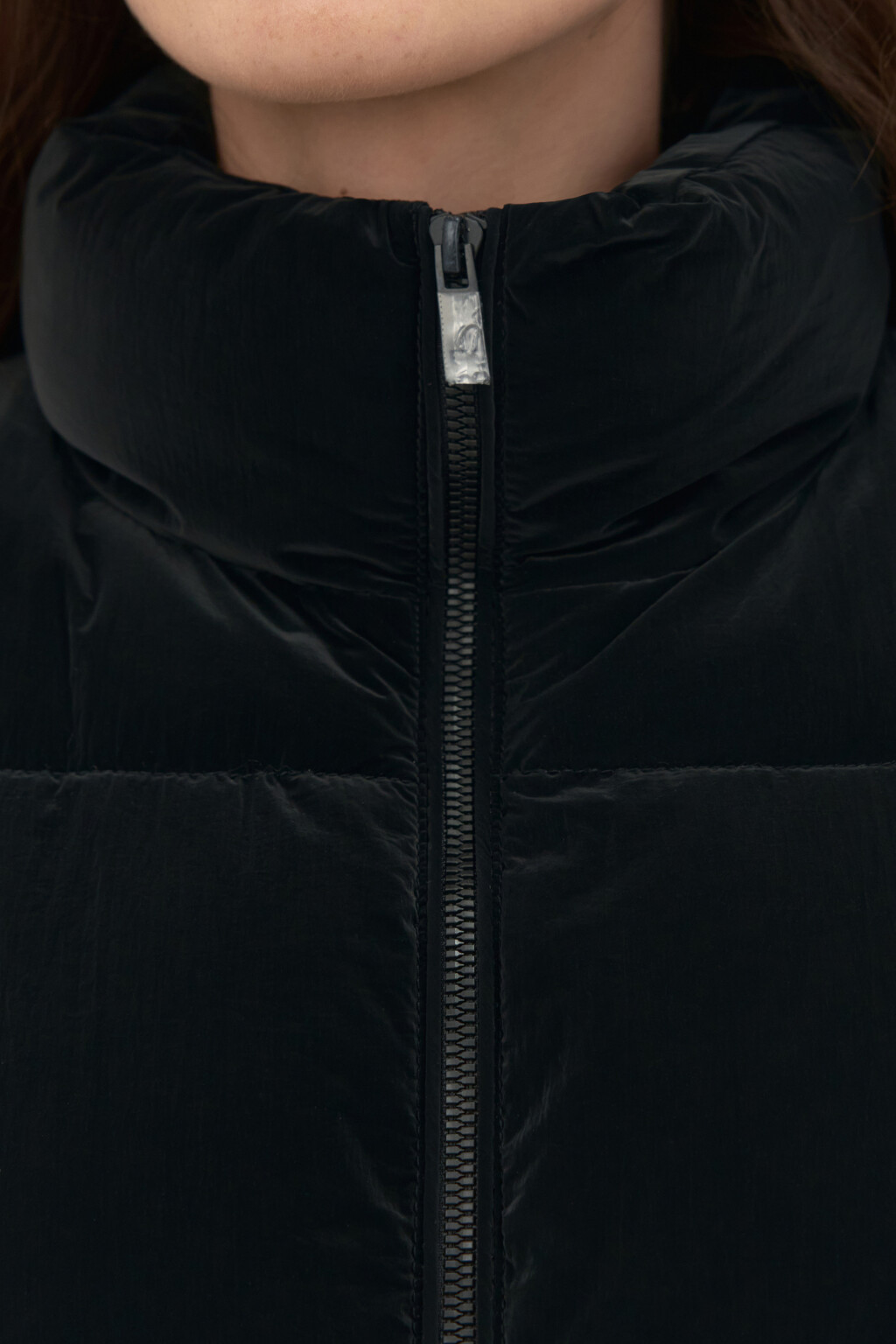 Жилет стеганый на утеплителе - цвет черный - 5