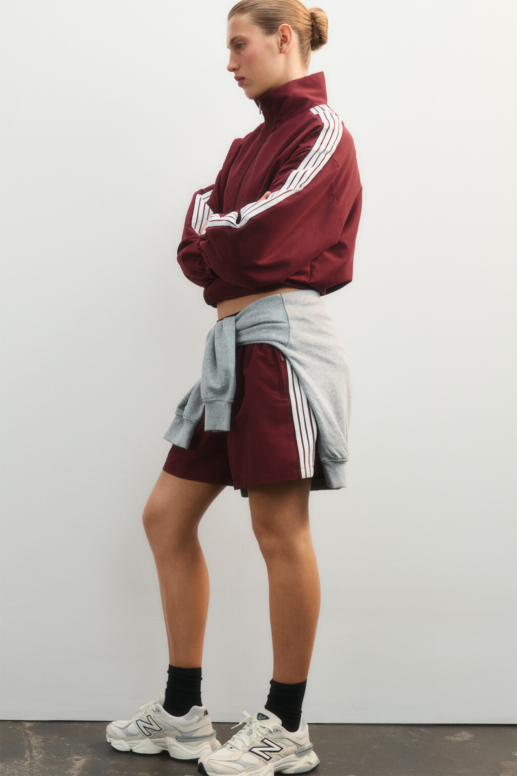 Куртка-олимпийка на молнии с лампасами - цвет бордовый - 1