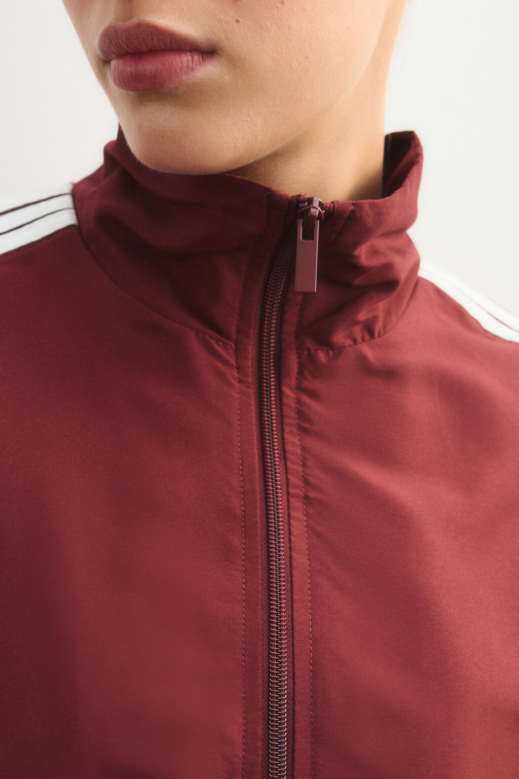 Куртка-олимпийка на молнии с лампасами - цвет бордовый - 6
