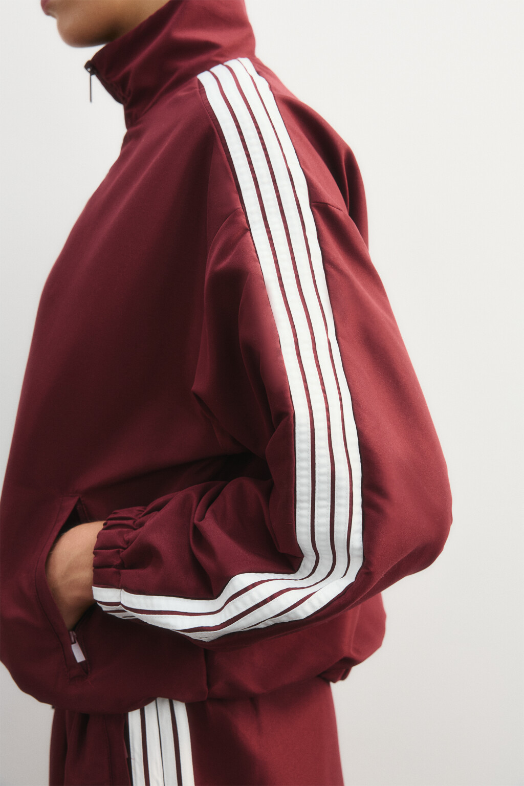 Куртка-олимпийка на молнии с лампасами - цвет бордовый - 7