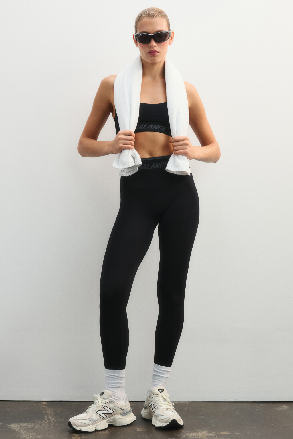 Леггинсы спортивные с надписью - цвет черный - 1
