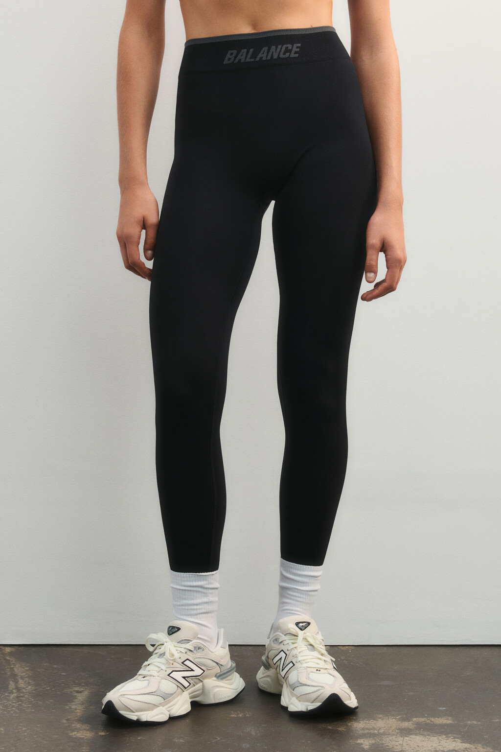 Леггинсы спортивные с надписью - цвет черный - 3