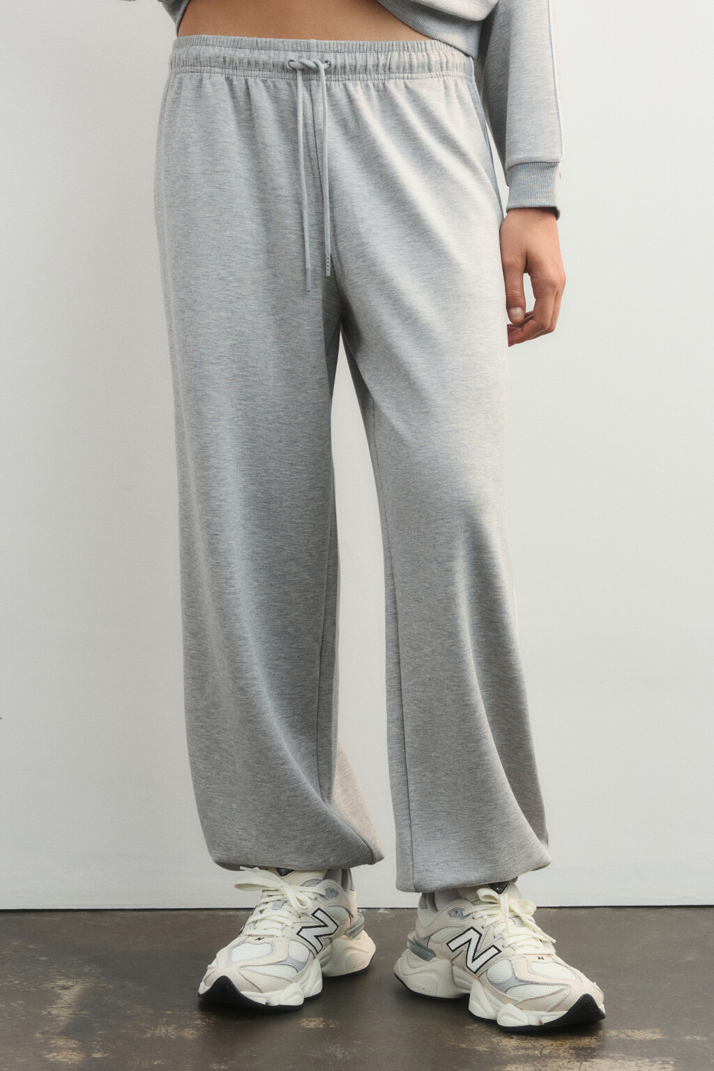 Брюки-джоггеры спортивные с лампасами - цвет серый - 3