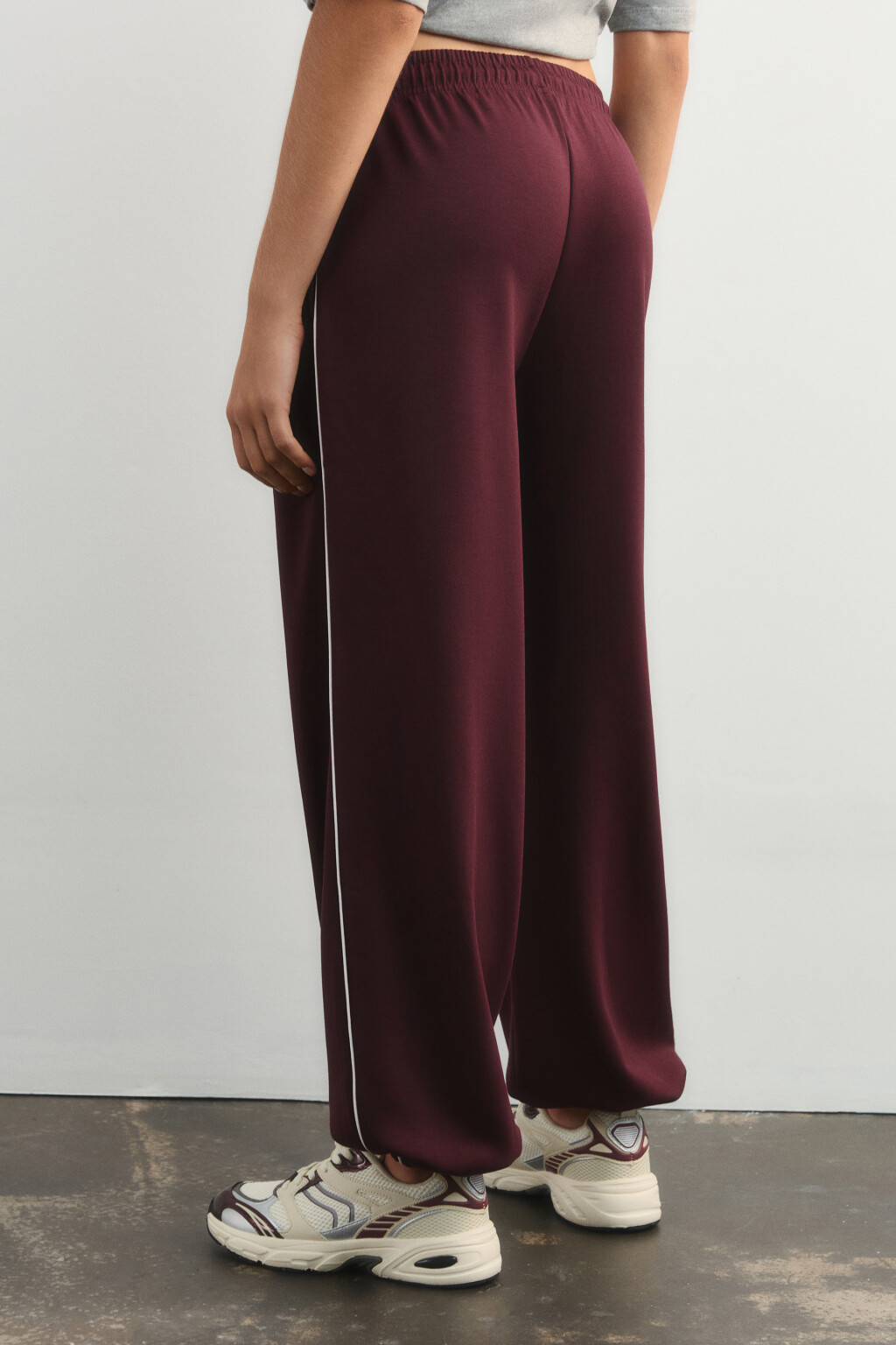 Брюки-джоггеры спортивные с лампасами - цвет бордовый - 3