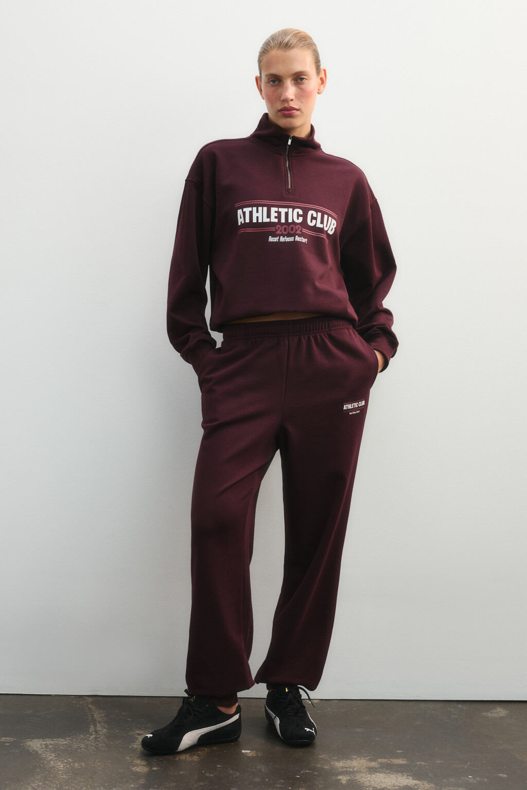 Брюки-джоггеры трикотажные с принтом - цвет бордовый - 4