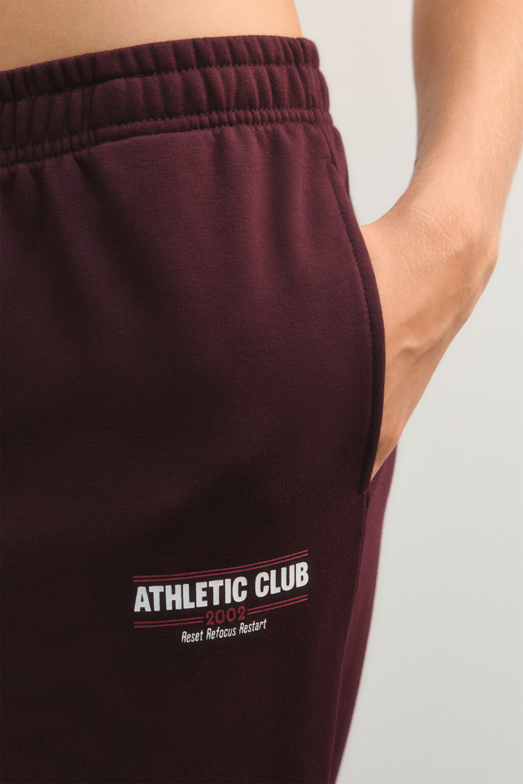 Брюки-джоггеры трикотажные с принтом - цвет бордовый - 5