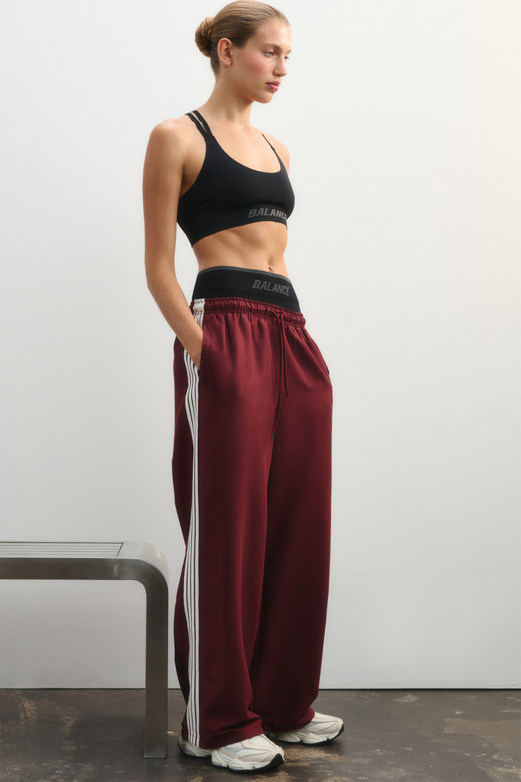 Брюки спортивные с лампасами - цвет бордовый - 1