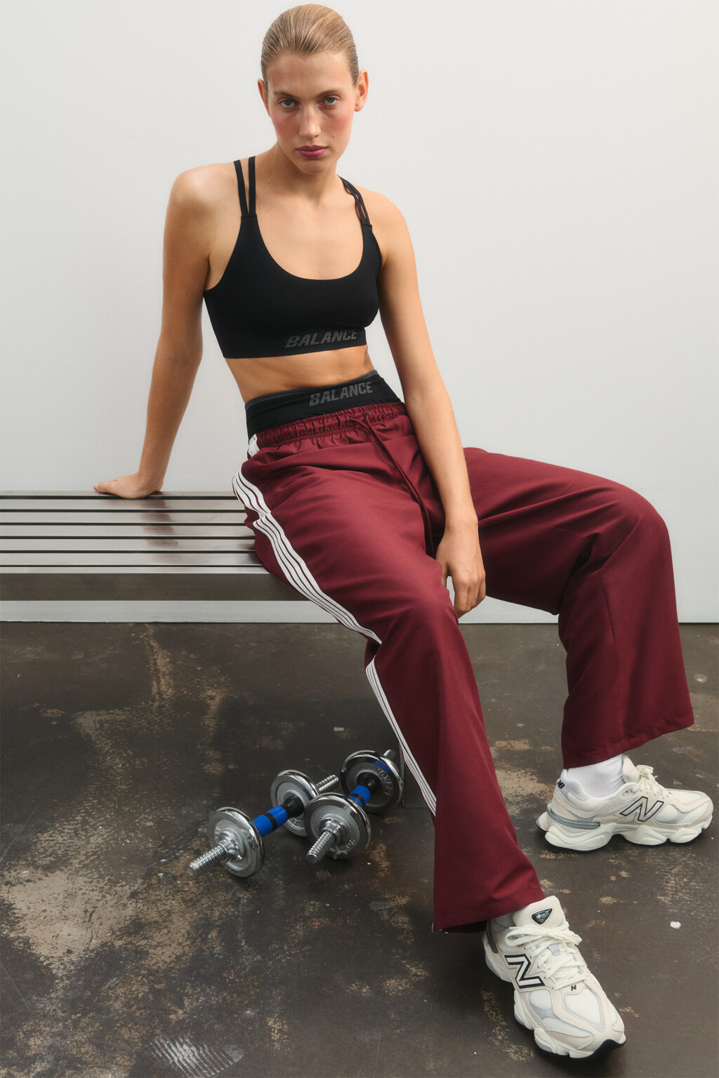 Брюки спортивные с лампасами - цвет бордовый - 2