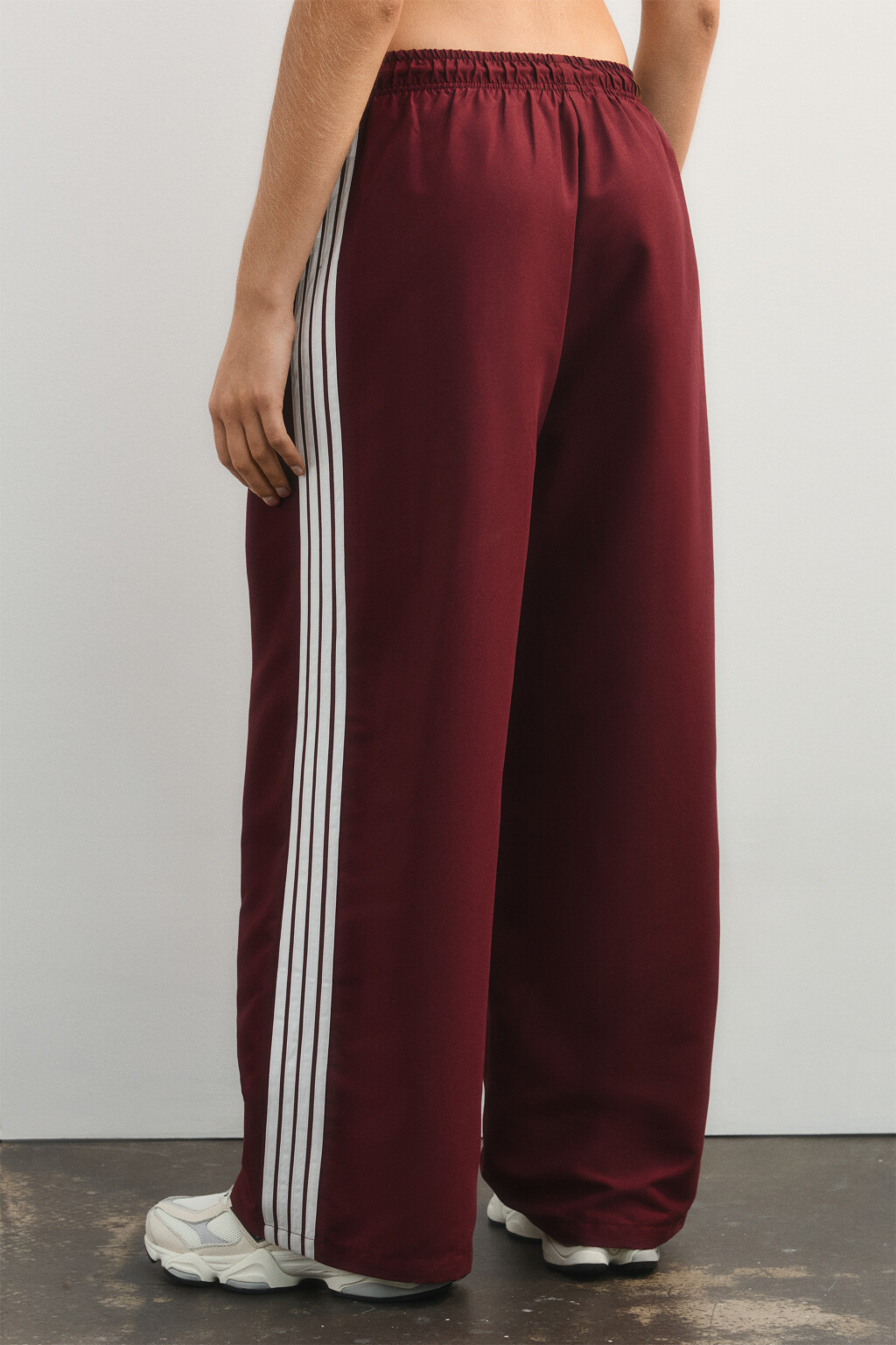 Брюки спортивные с лампасами - цвет бордовый - 4