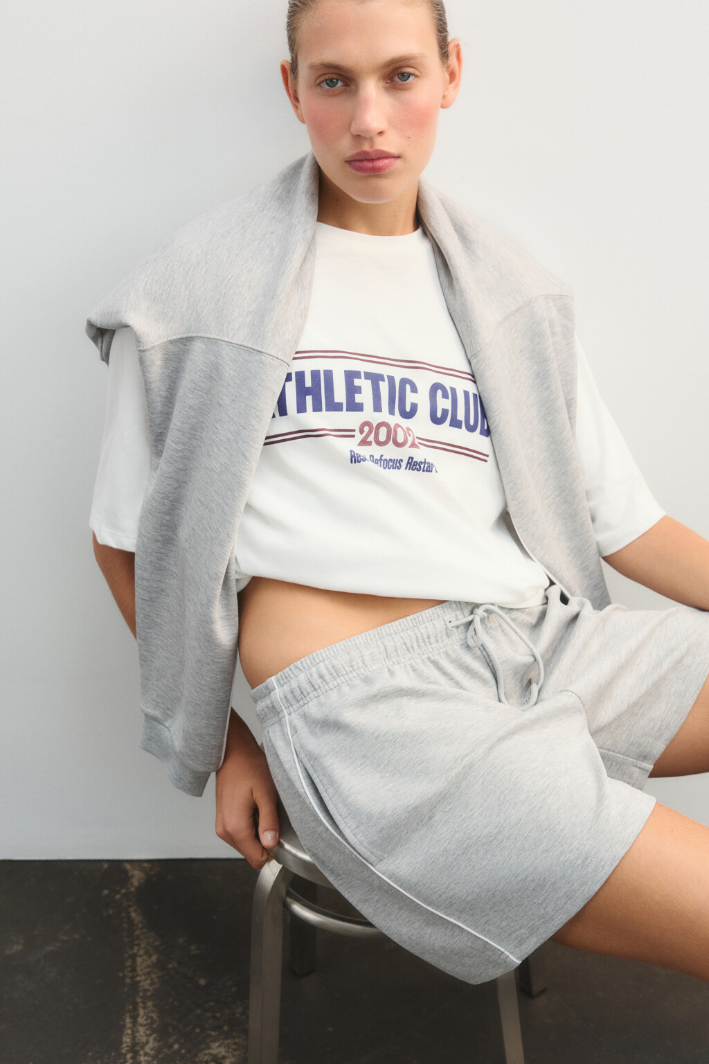 Шорты спортивные с лампасами - цвет серый - 2