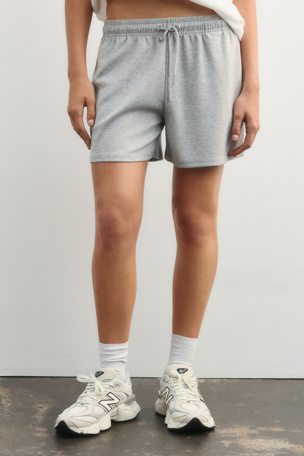 Шорты спортивные с лампасами - цвет серый - 3