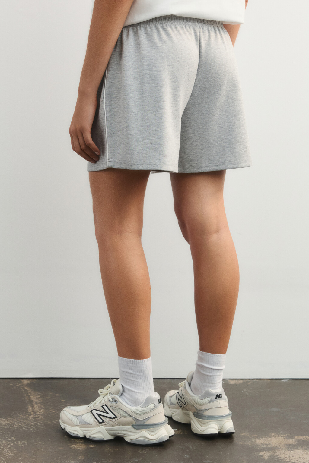 Шорты спортивные с лампасами - цвет серый - 4