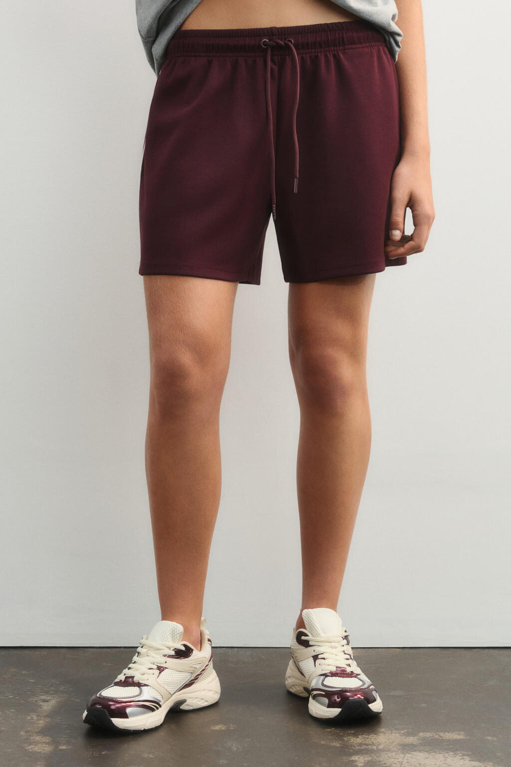 Шорты спортивные с лампасами - цвет бордовый - 3