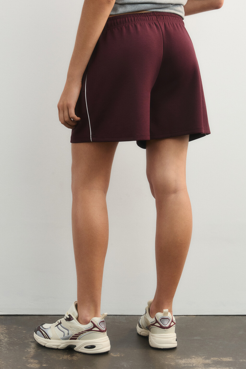 Шорты спортивные с лампасами - цвет бордовый - 4