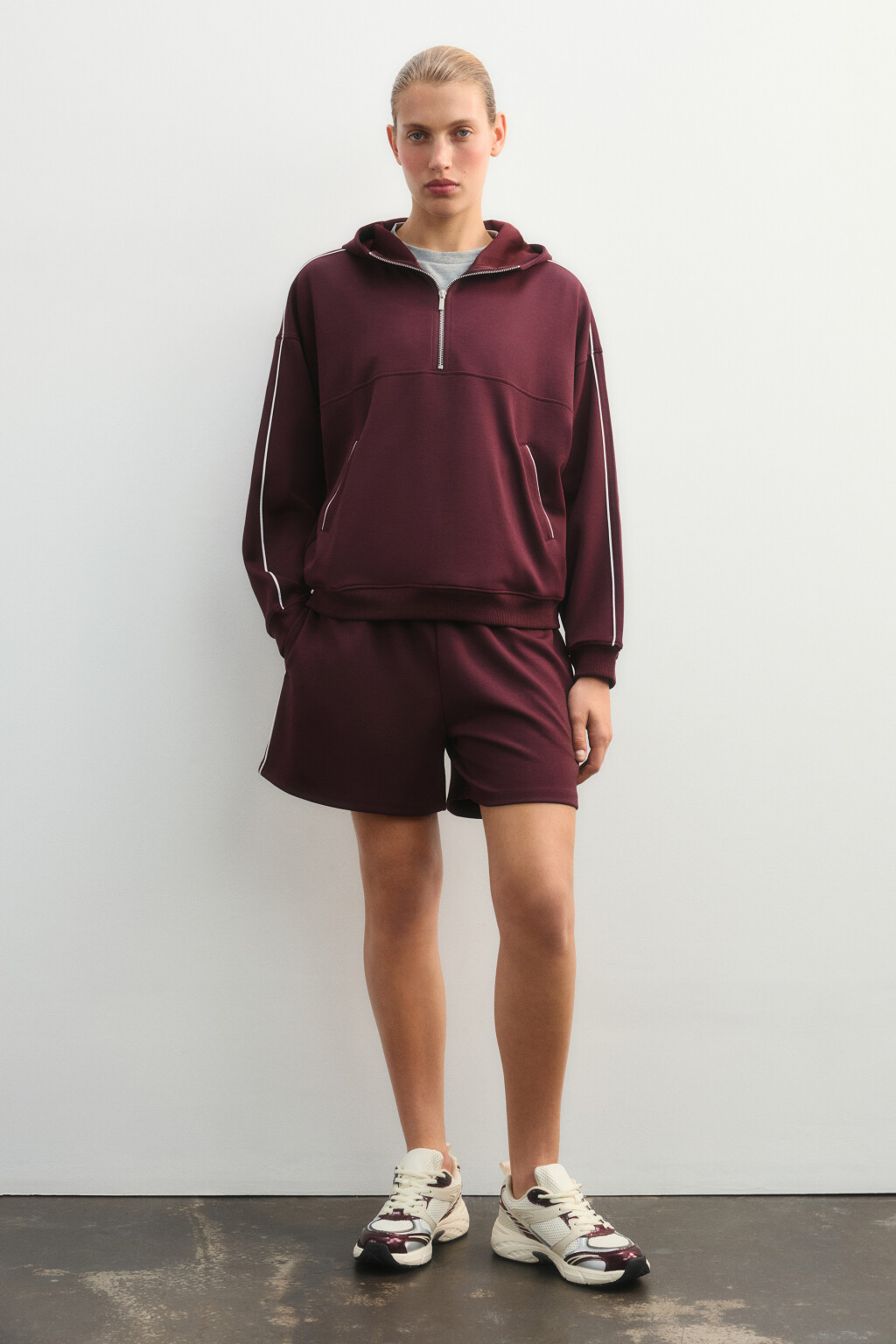Шорты спортивные с лампасами - цвет бордовый - 6