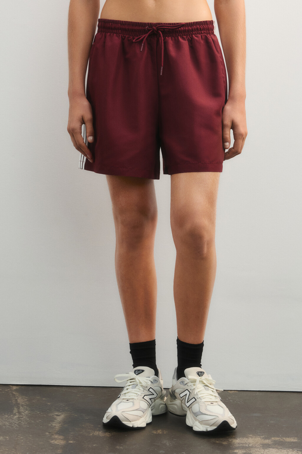 Шорты спортивные с лампасами - цвет бордовый - 2