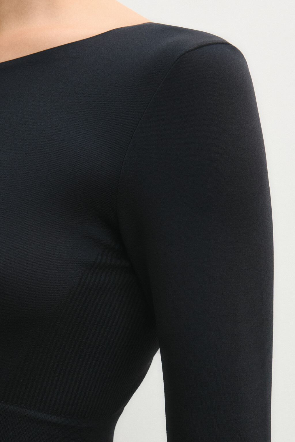 Кроп-лонгслив спортивный с надписью - цвет черный - 6