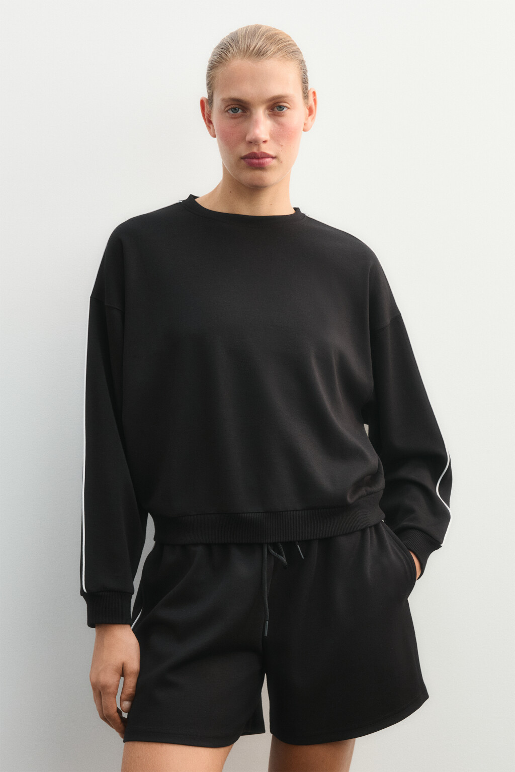 Свитшот спортивный с лампасами - цвет черный - 2