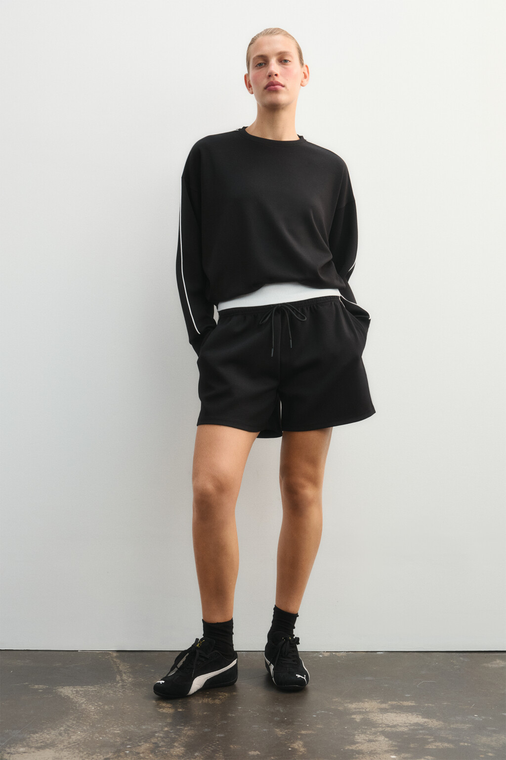 Свитшот спортивный с лампасами - цвет черный - 4