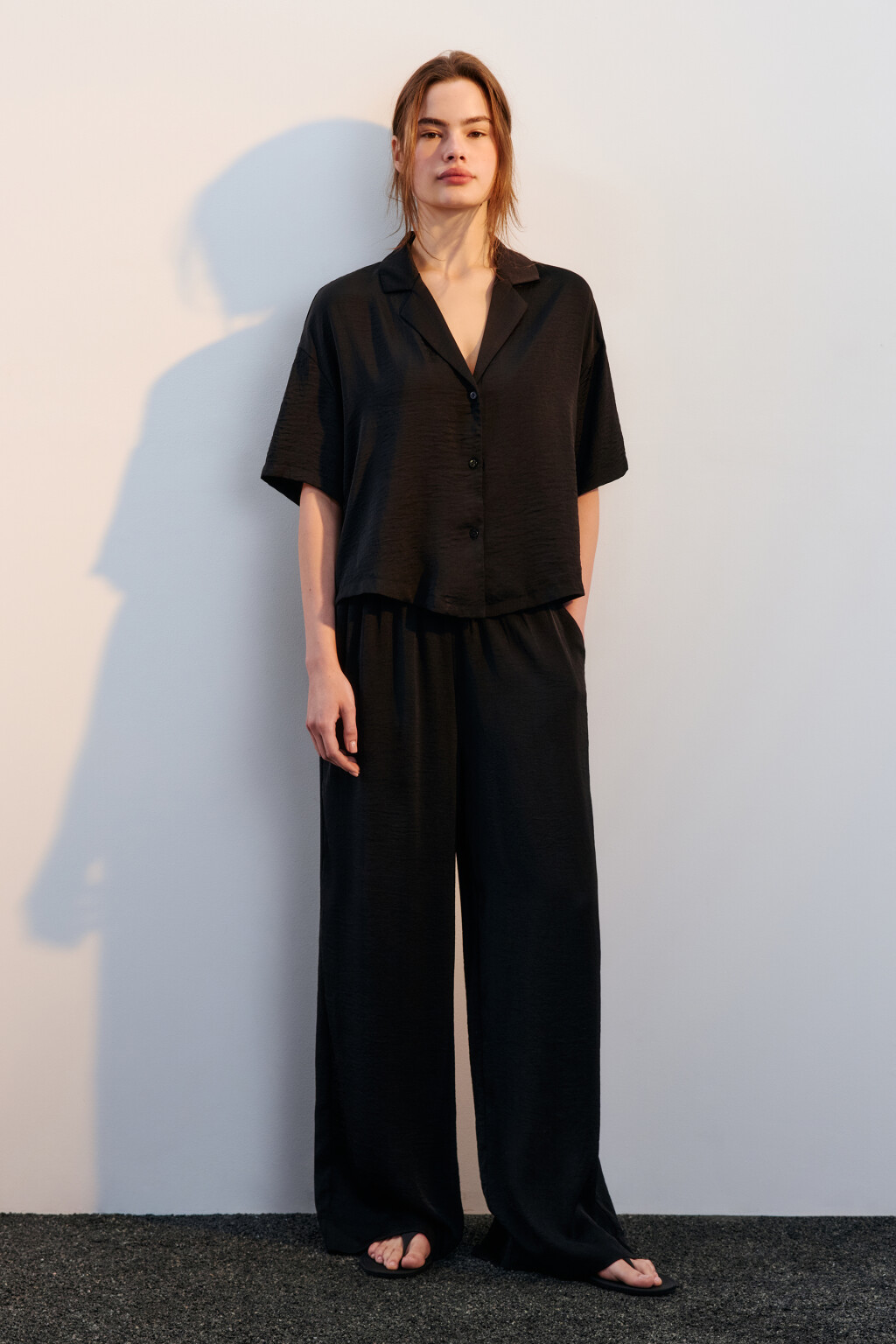 Брюки домашние атласные - цвет черный - 4