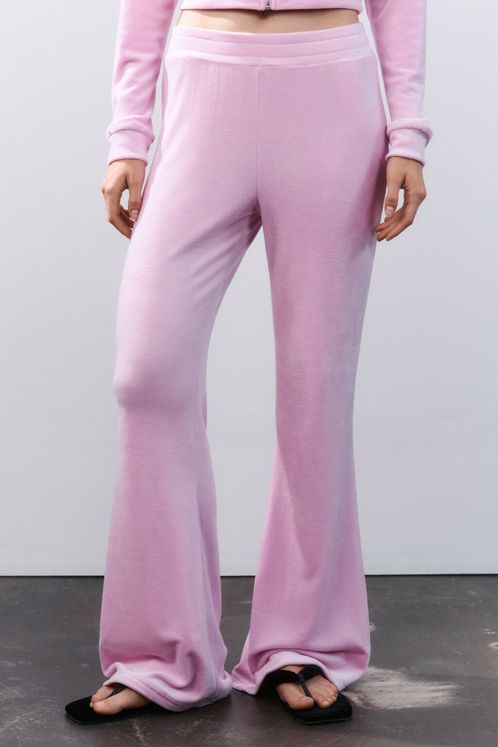 Брюки клеш домашние из велюра - цвет розовый - 2