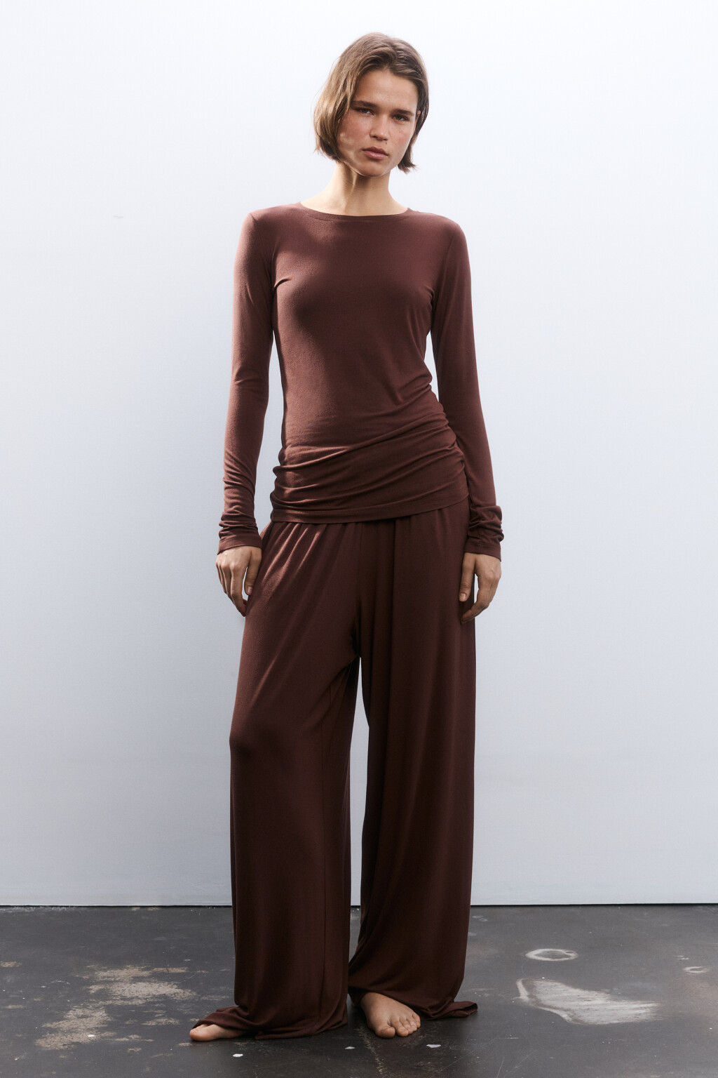 Лонгслив домашний из вискозы - цвет коричневый - 4