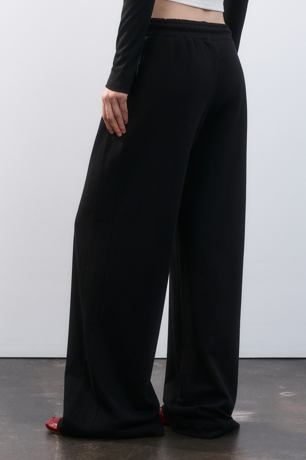 Брюки широкие трикотажные из футера - цвет черный - 3