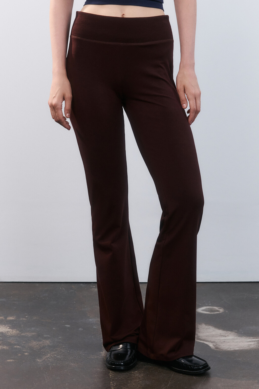 Брюки клеш трикотажные - цвет коричневый - 2