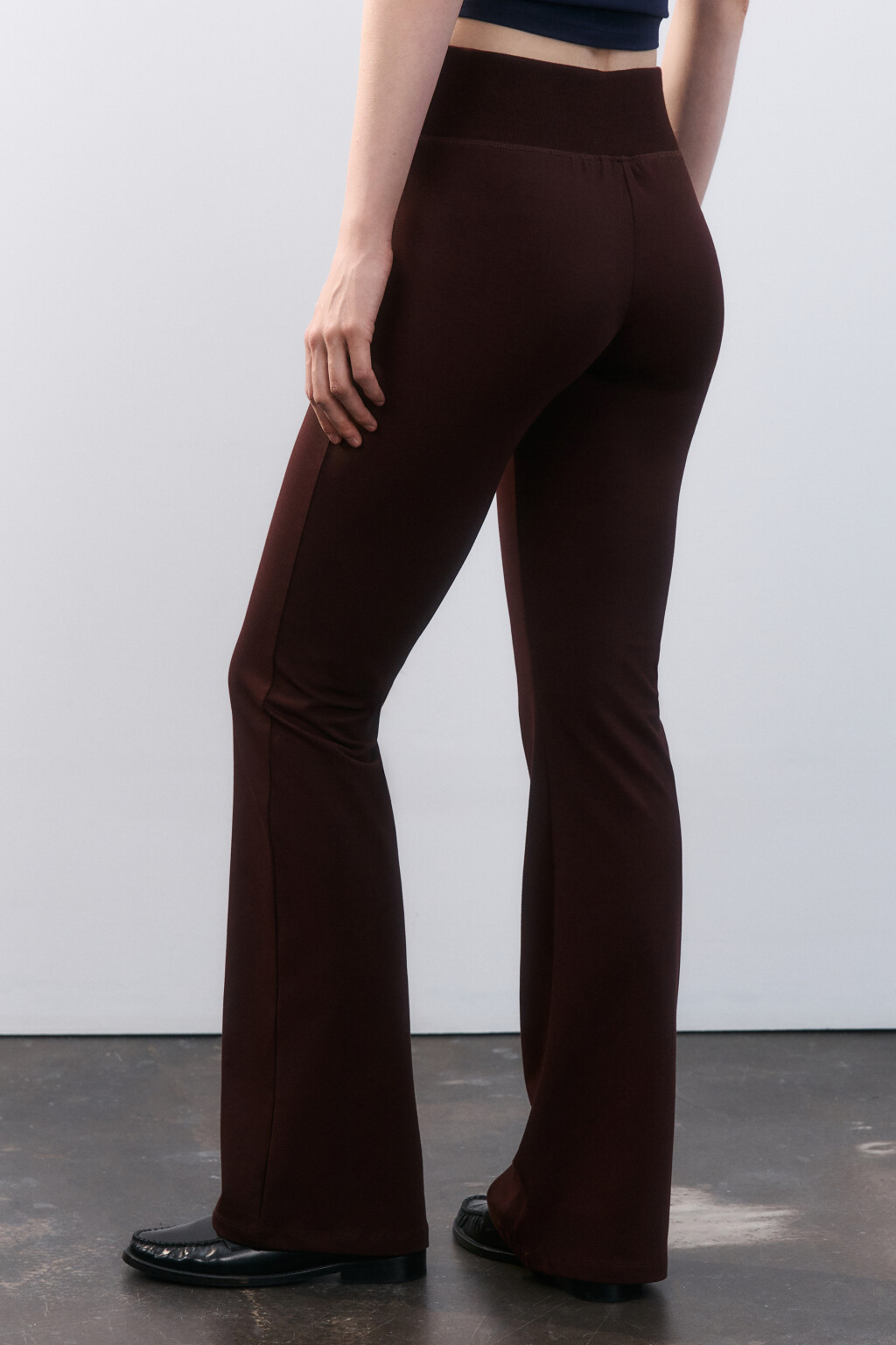Брюки клеш трикотажные - цвет коричневый - 3