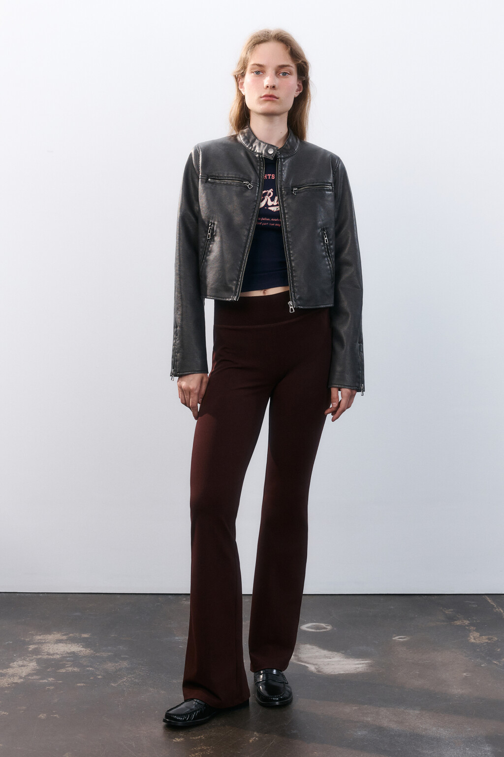 Брюки клеш трикотажные - цвет коричневый - 4