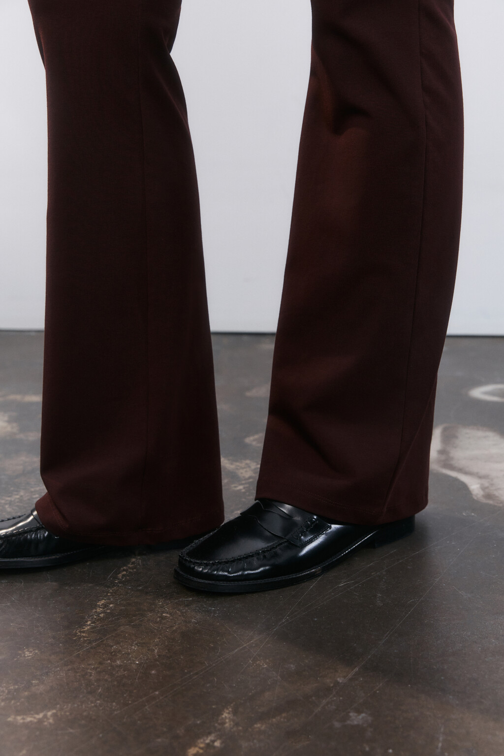 Брюки клеш трикотажные - цвет коричневый - 6