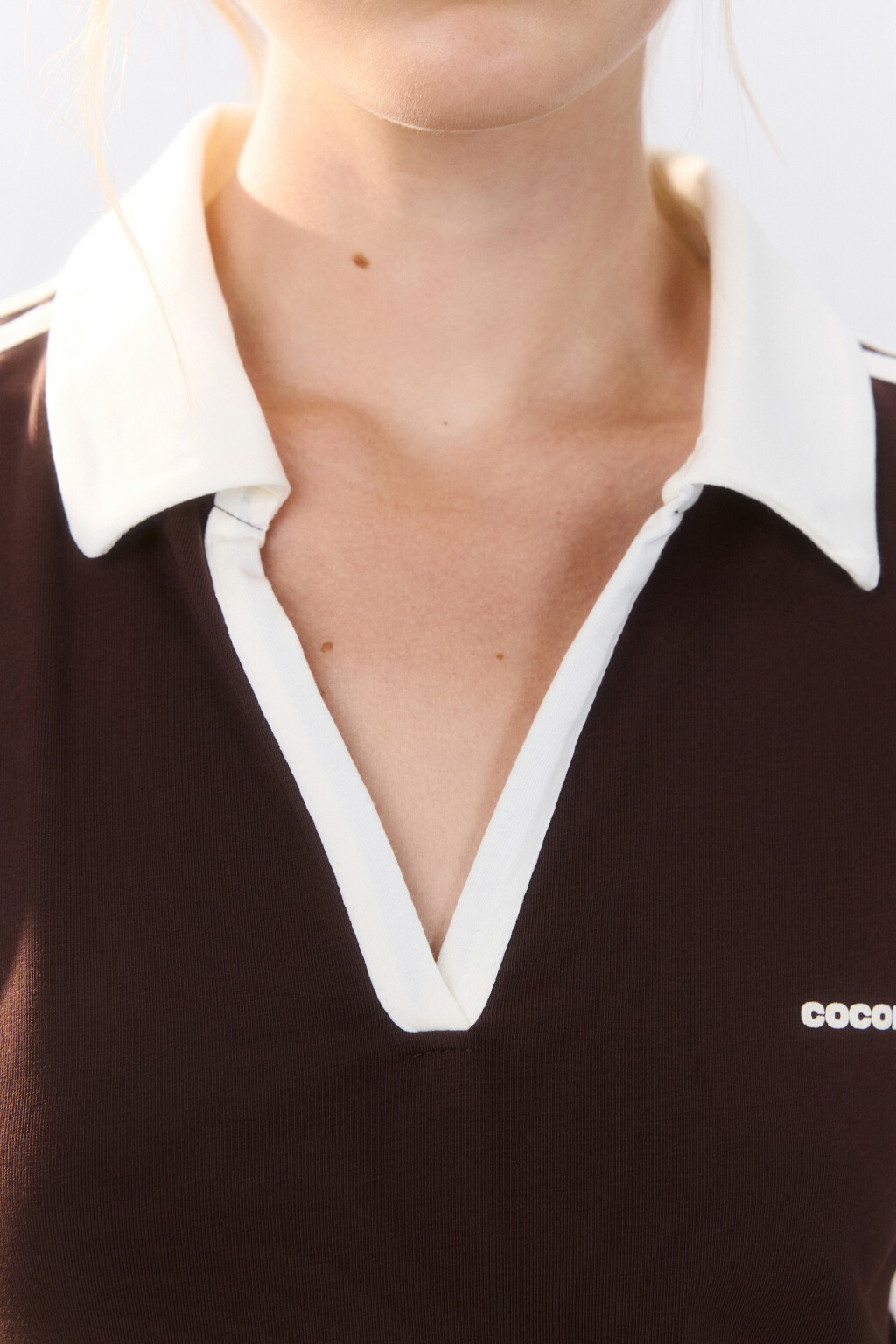 Футболка-поло с лампасами и надписью - цвет коричневый - 5