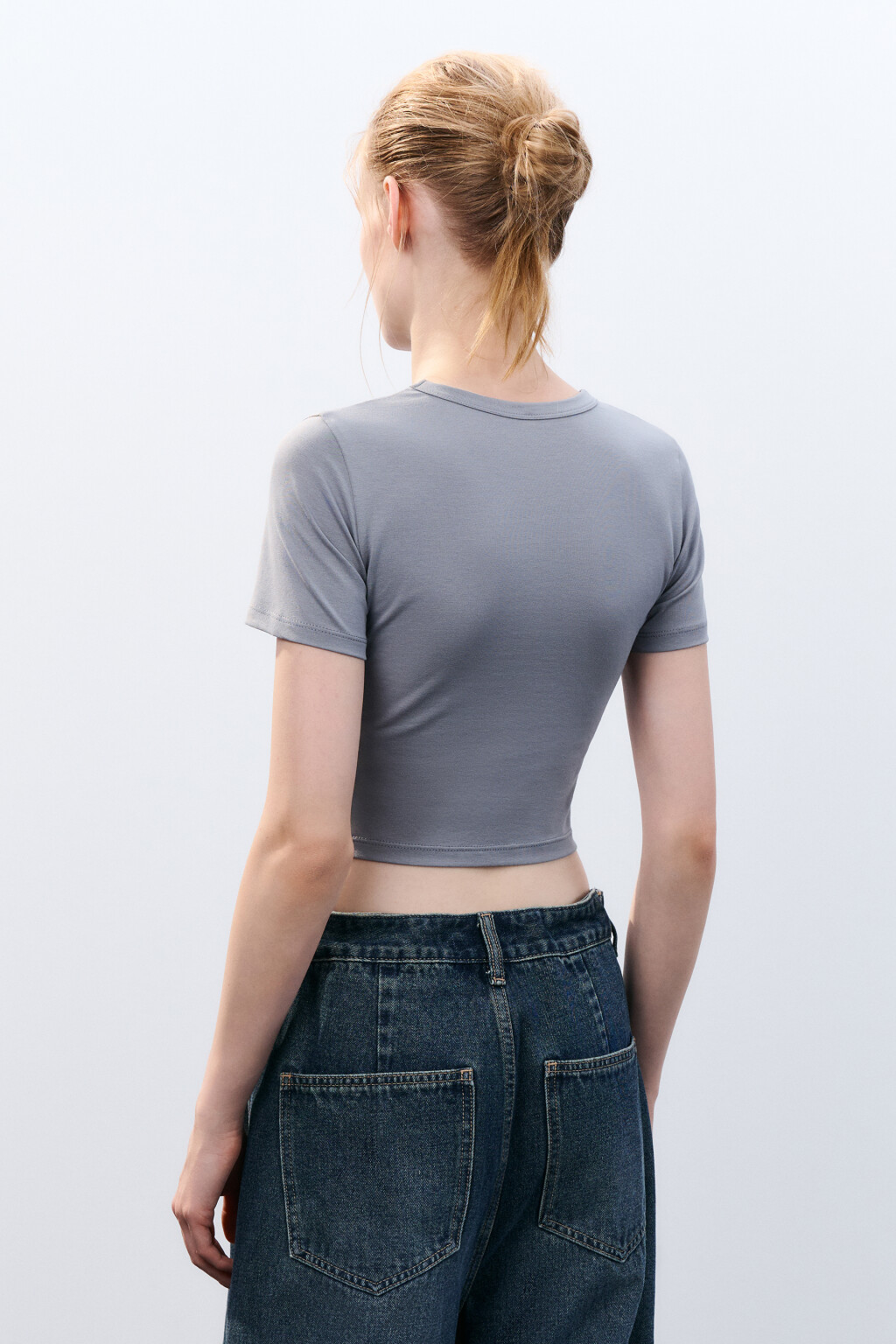 Футболка укороченная с принтом - цвет серый - 4