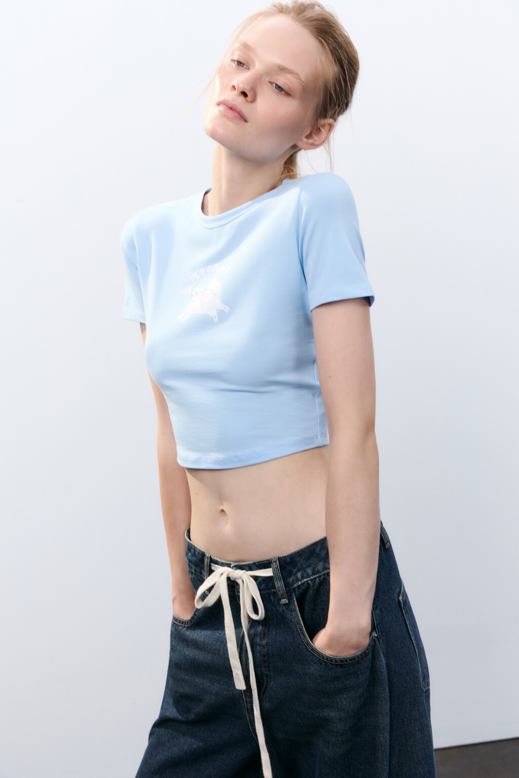 Футболка укороченная с принтом - цвет голубой - 1