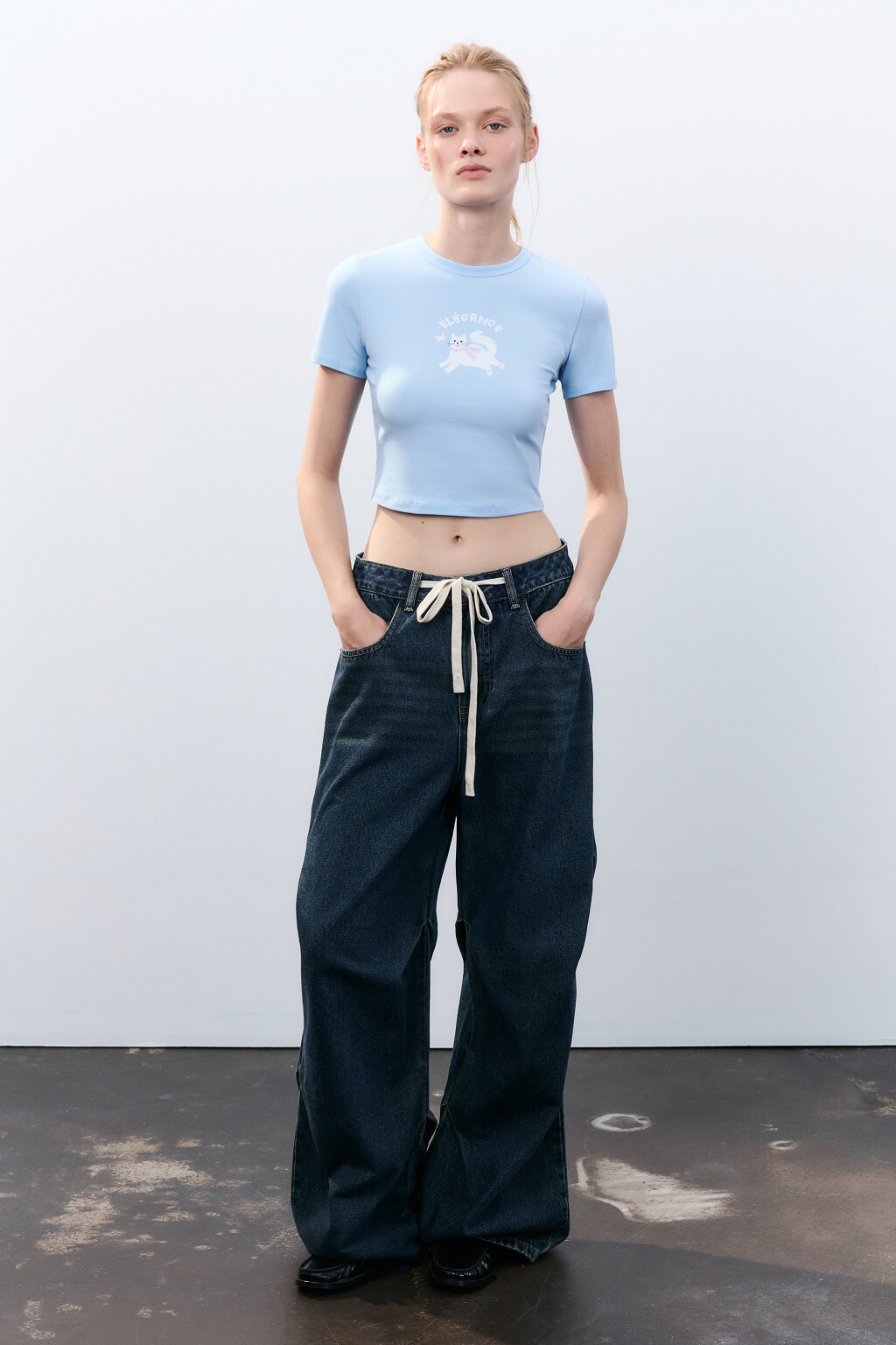 Футболка укороченная с принтом - цвет голубой - 4