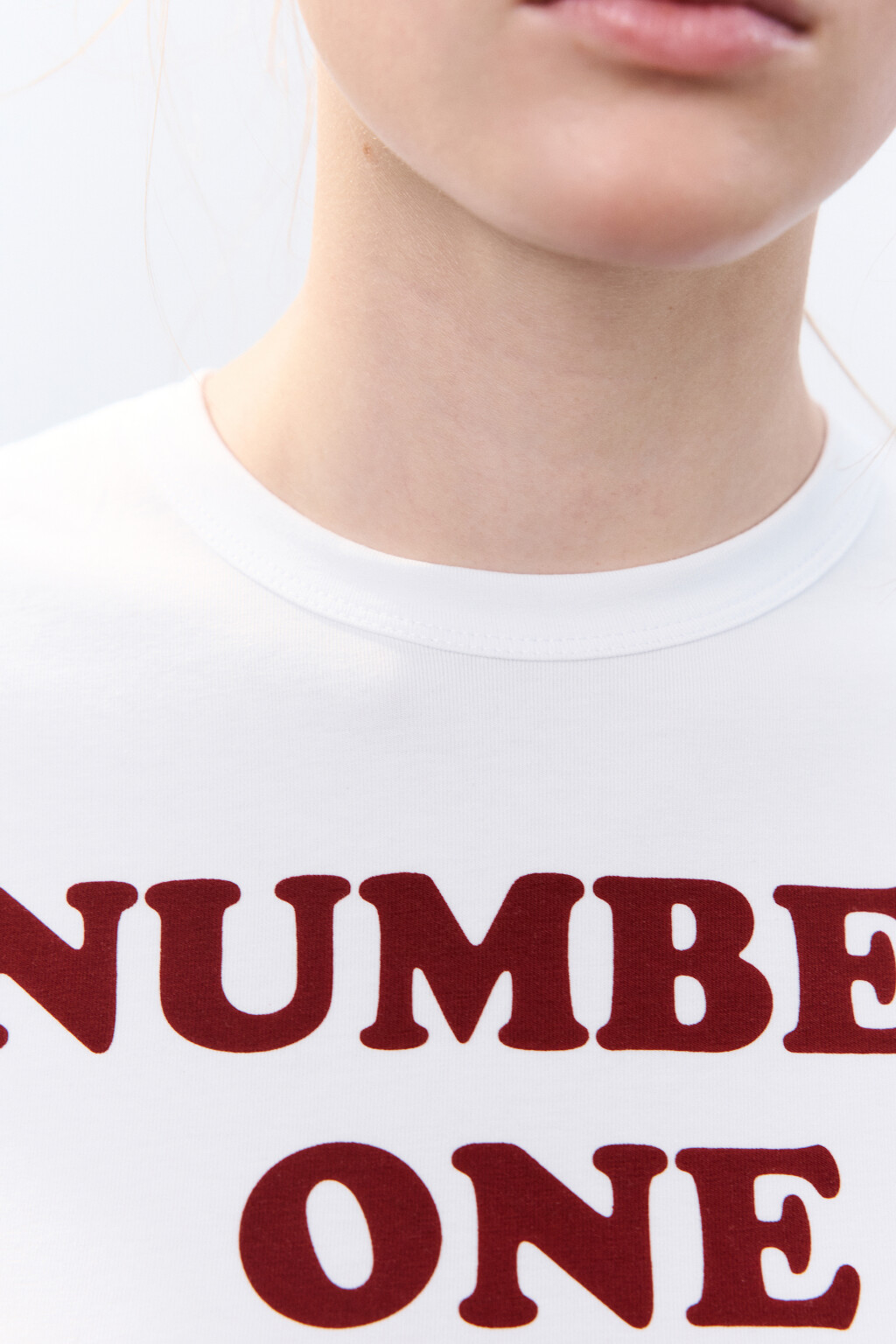 Футболка укороченная с принтом - цвет белый - 6