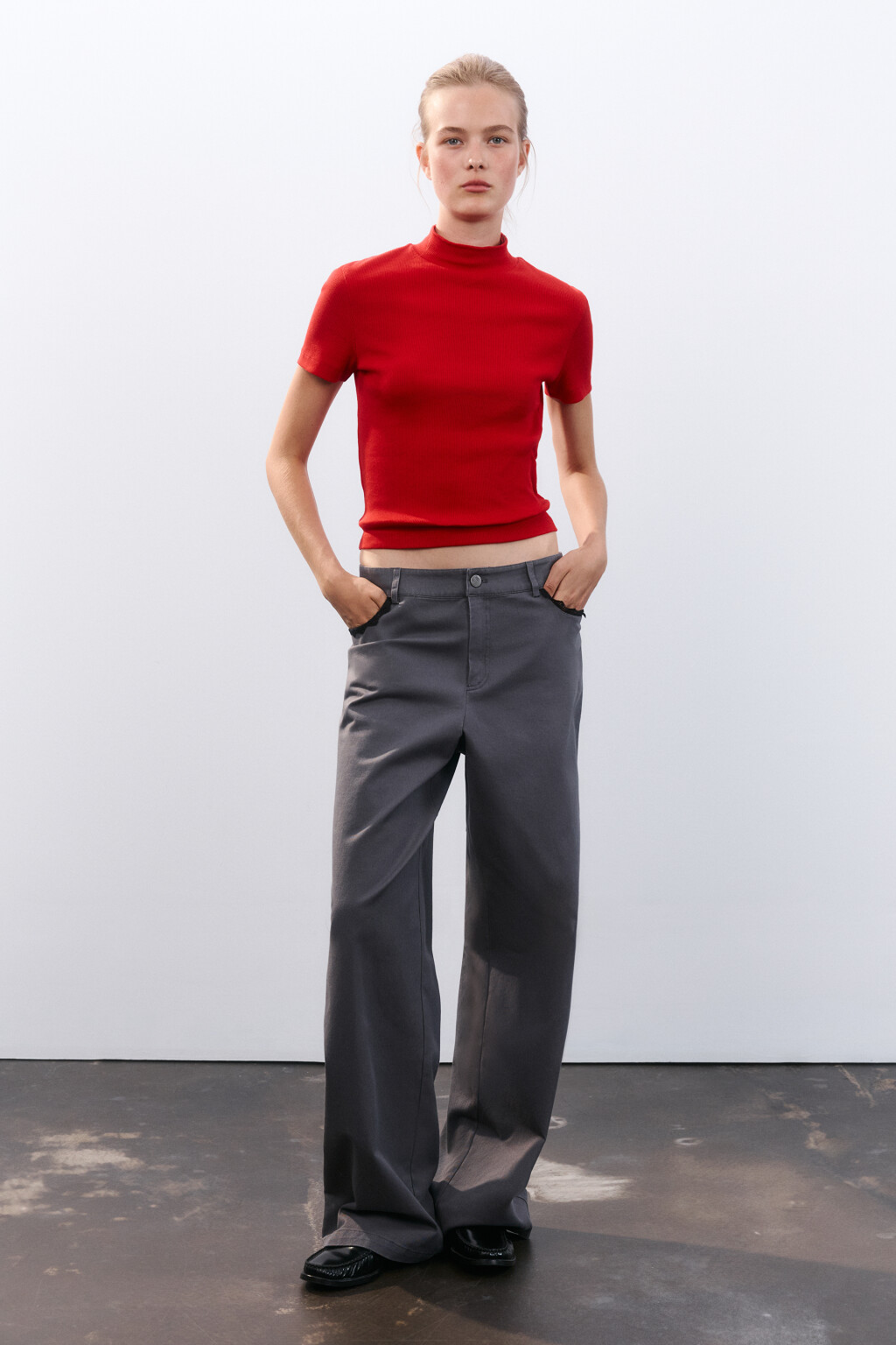 Топ-футболка с воротником-стойкой - цвет красный - 4