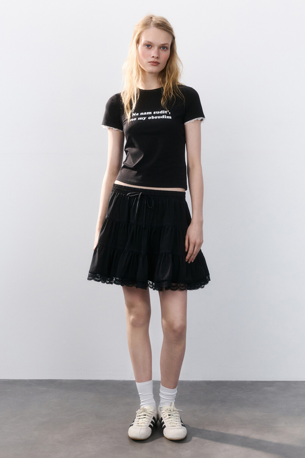 Футболка с принтом и кружевом - цвет черный - 4