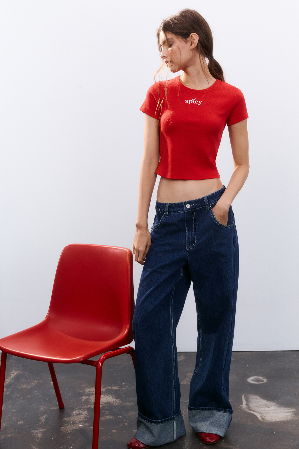 Футболка-топ с вышивкой - цвет красный - 2