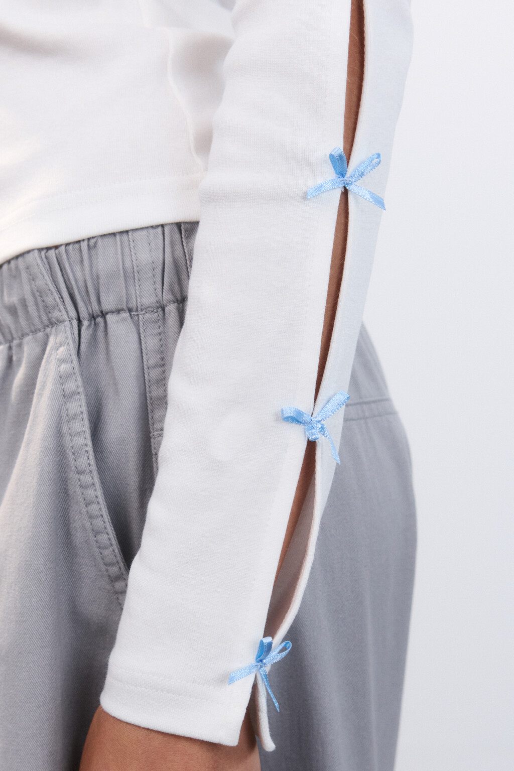 Лонгслив с принтом и бантиками - цвет белый - 7