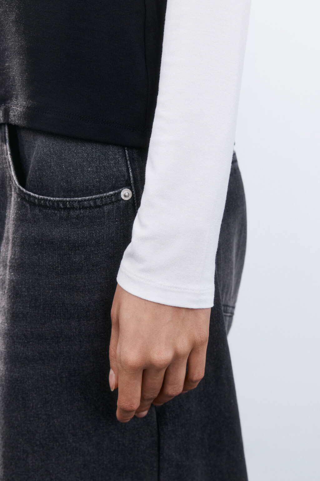 Лонгслив вискозный с двойными рукавами - цвет черный - 6