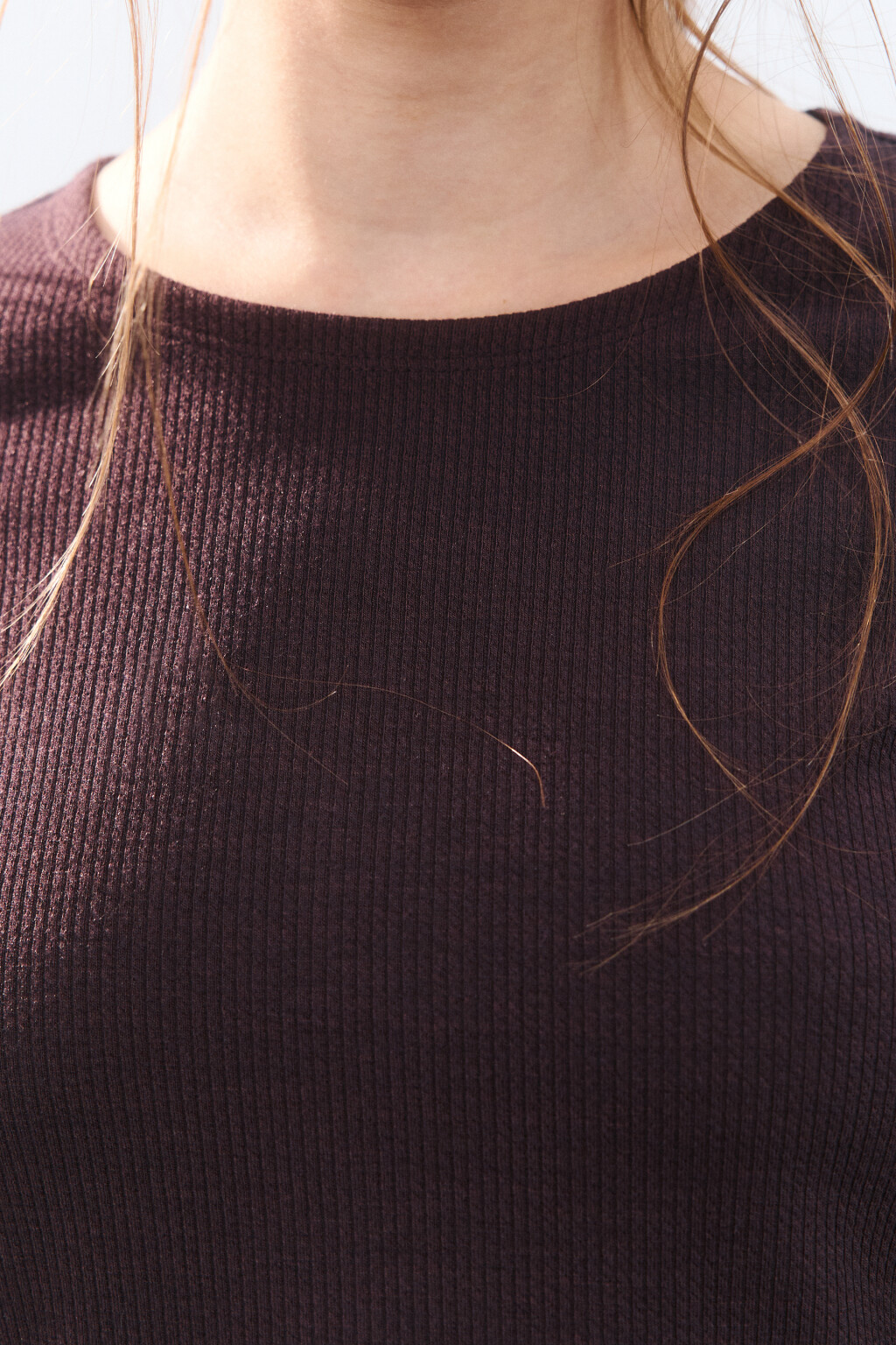 Кроп-лонгслив с фигурным низом - цвет коричневый - 5