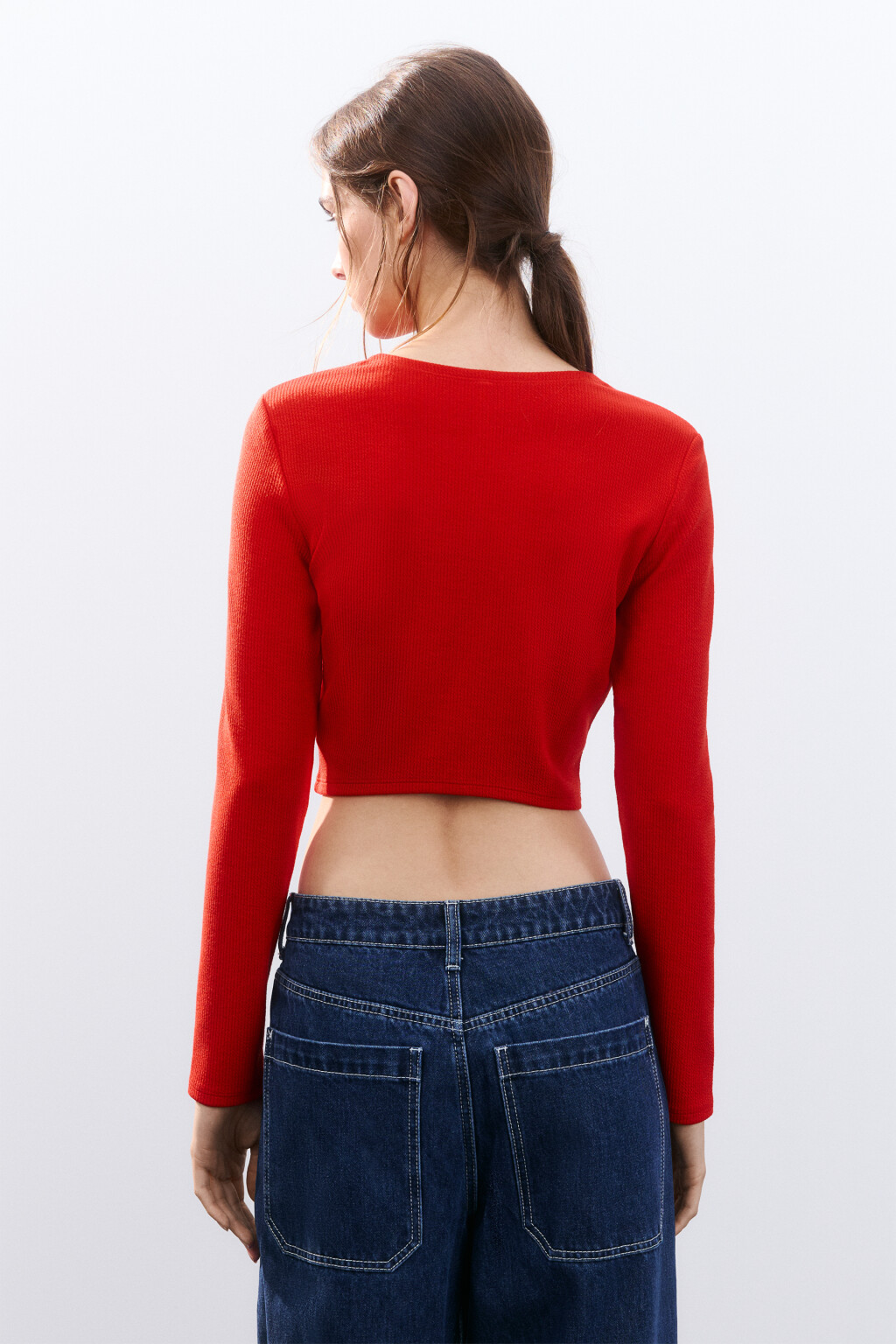 Кроп-лонгслив с фигурным низом - цвет красный - 3
