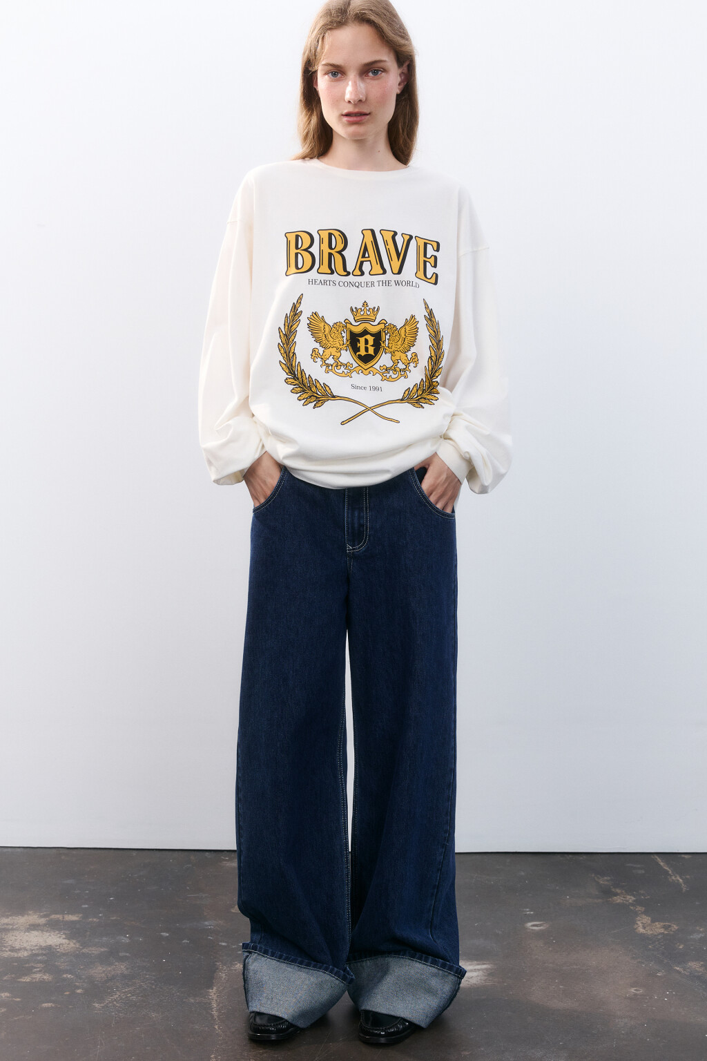 Лонгслив с университетским принтом - цвет бежевый - 2