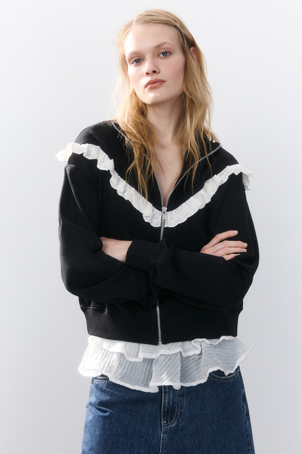 Толстовка на молнии с оборками - цвет черный - 1
