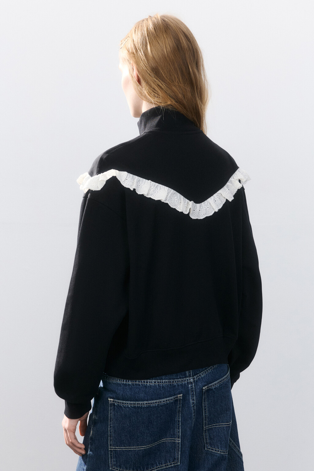 Толстовка на молнии с оборками - цвет черный - 3